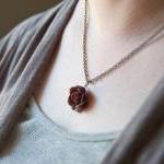 Red-brown Vintage Style Rose Necklace With An..