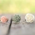Ivory, Moss, Pale Pink-peach Adjustable Flower..