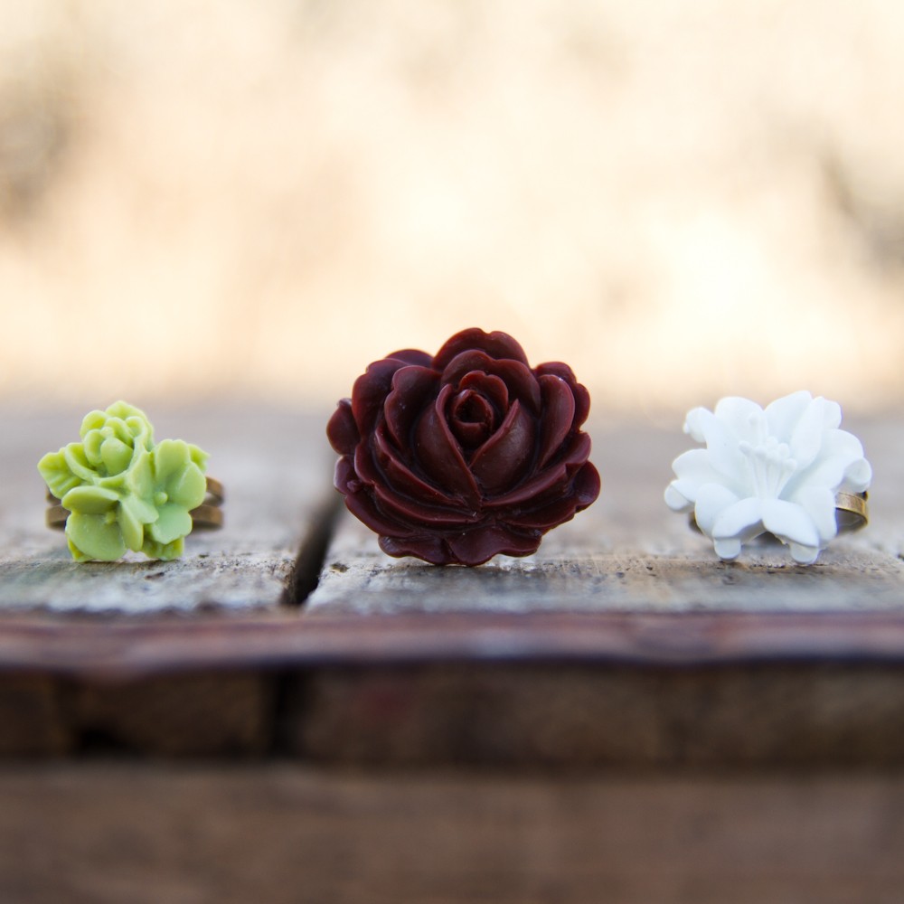 Brownrose Ring, White Lily Flower Ring, & Green Rose And Lily Cabochon Ring Vintage Style - Lemongrass
