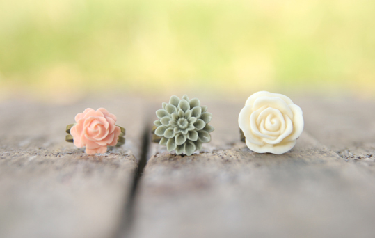 Ivory, Moss, Pale Pink-peach Adjustable Flower Ring Set Perfect For Bridesmaid Gifts - Dreamsicle